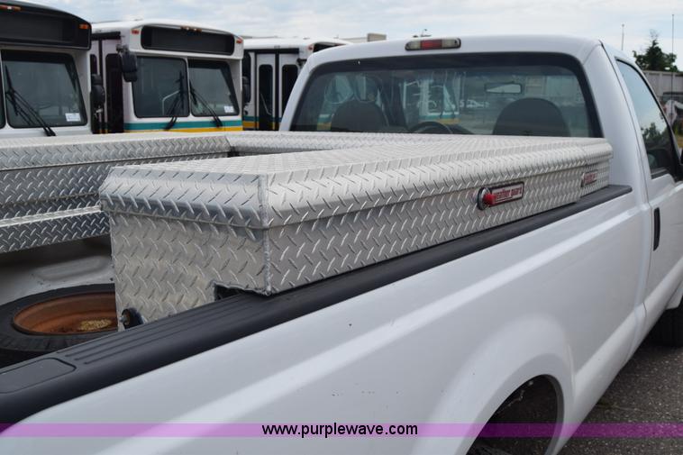 image for item K8567 2008 Ford F250 Super Duty XL pickup truck