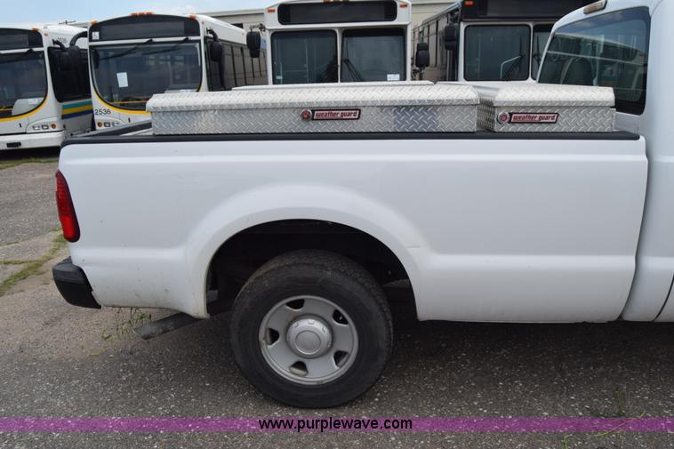 image for item K8567 2008 Ford F250 Super Duty XL pickup truck