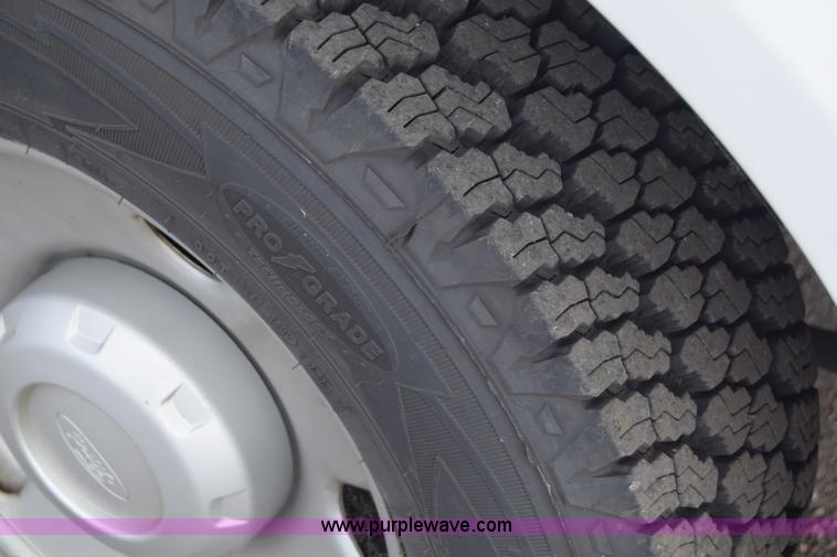 image for item K8567 2008 Ford F250 Super Duty XL pickup truck