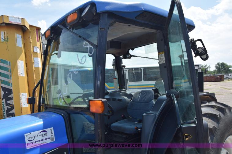 image for item K8569 2004 New Holland TN75DA tractor