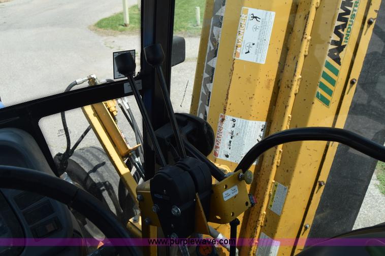 image for item K8569 2004 New Holland TN75DA tractor