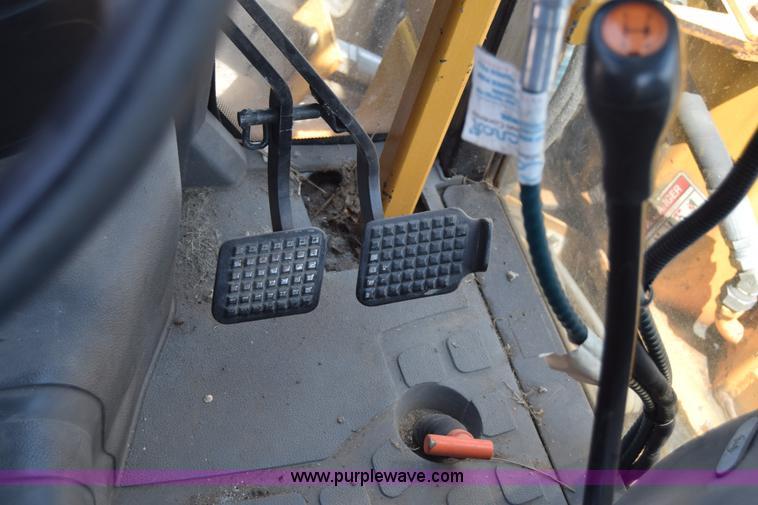 image for item K8569 2004 New Holland TN75DA tractor