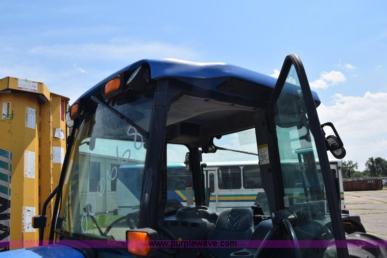 image for item K8569 2004 New Holland TN75DA tractor