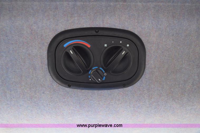 image for item K8569 2004 New Holland TN75DA tractor