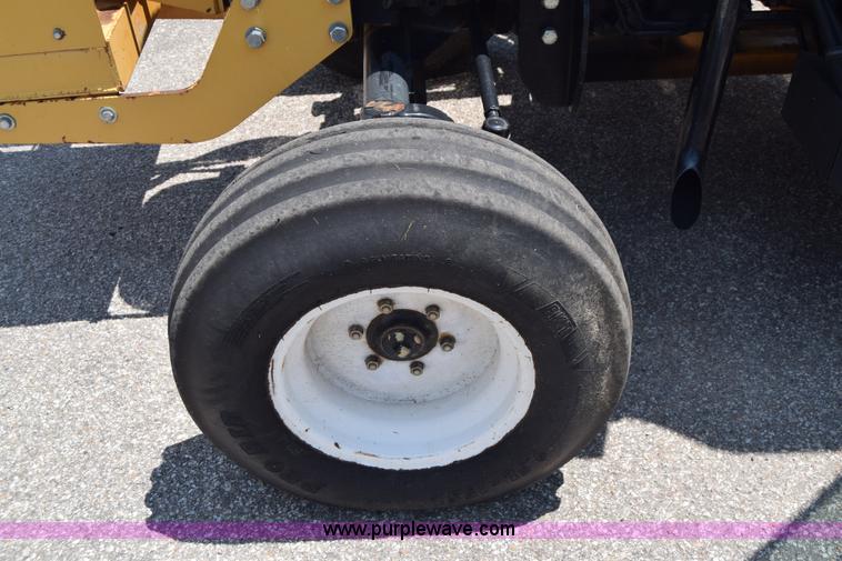 image for item K8569 2004 New Holland TN75DA tractor