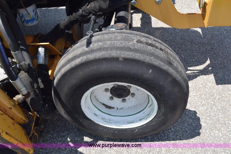 image for item K8569 2004 New Holland TN75DA tractor