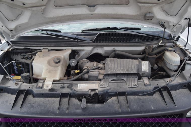 image for item K8571 2005 Chevrolet Express 2500 Cargo van