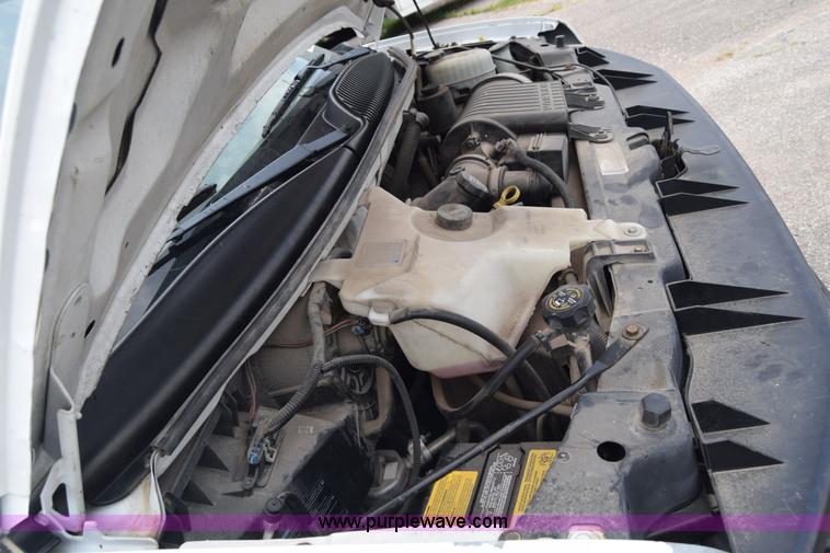 image for item K8571 2005 Chevrolet Express 2500 Cargo van