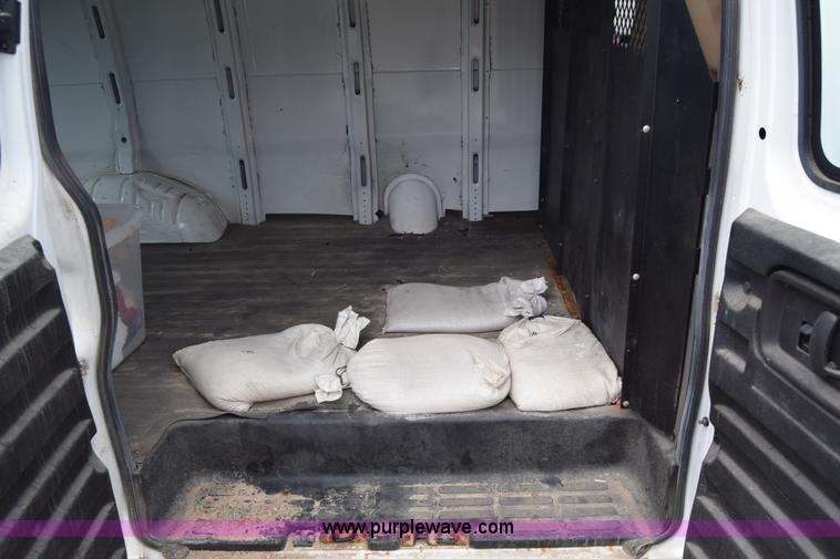 image for item K8571 2005 Chevrolet Express 2500 Cargo van