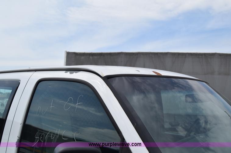 image for item K8571 2005 Chevrolet Express 2500 Cargo van