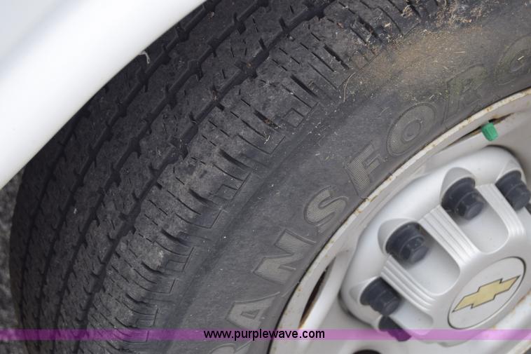 image for item K8571 2005 Chevrolet Express 2500 Cargo van