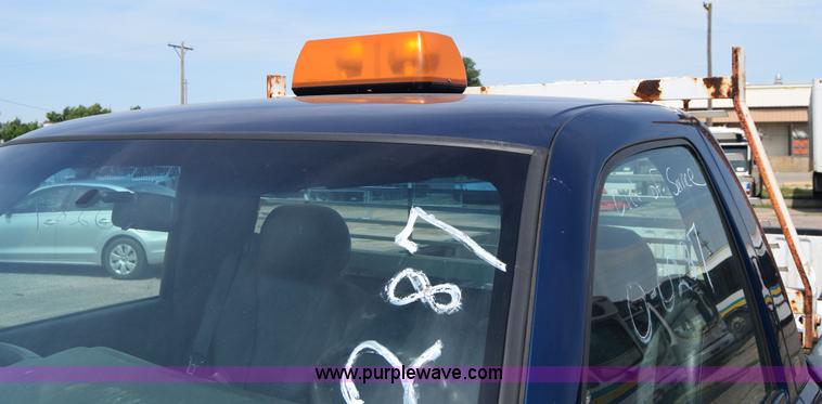 image for item K8575 2001 Chevrolet Silverado 2500 pickup truck