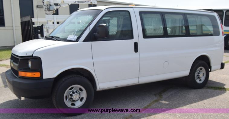 image for item K8576 2008 Chevrolet Express 2500 Cargo van