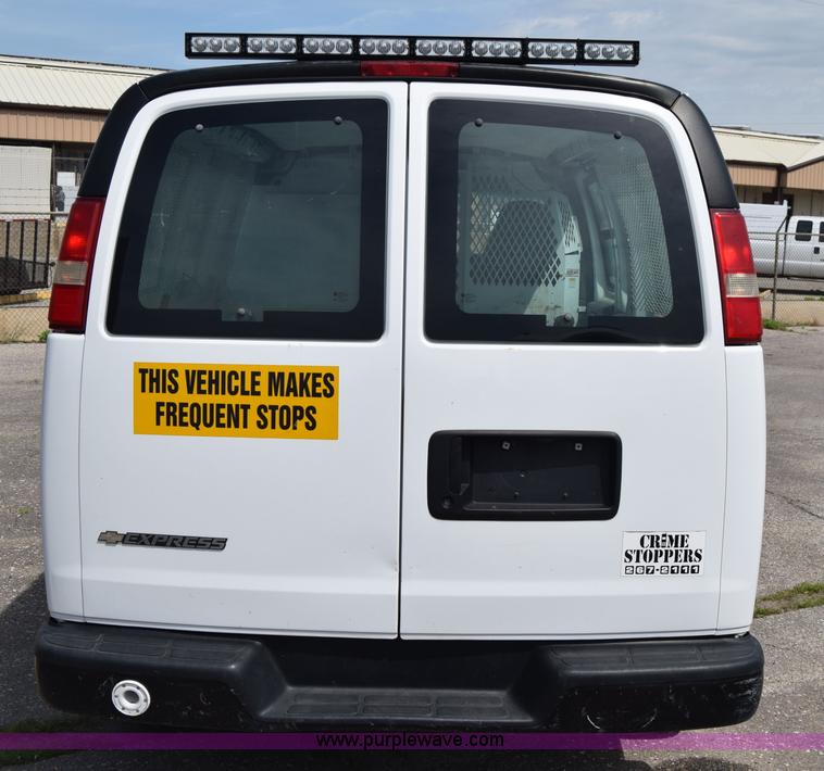 image for item K8576 2008 Chevrolet Express 2500 Cargo van