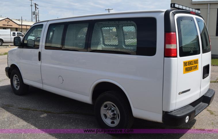 image for item K8576 2008 Chevrolet Express 2500 Cargo van
