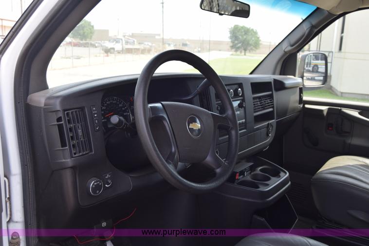 image for item K8576 2008 Chevrolet Express 2500 Cargo van