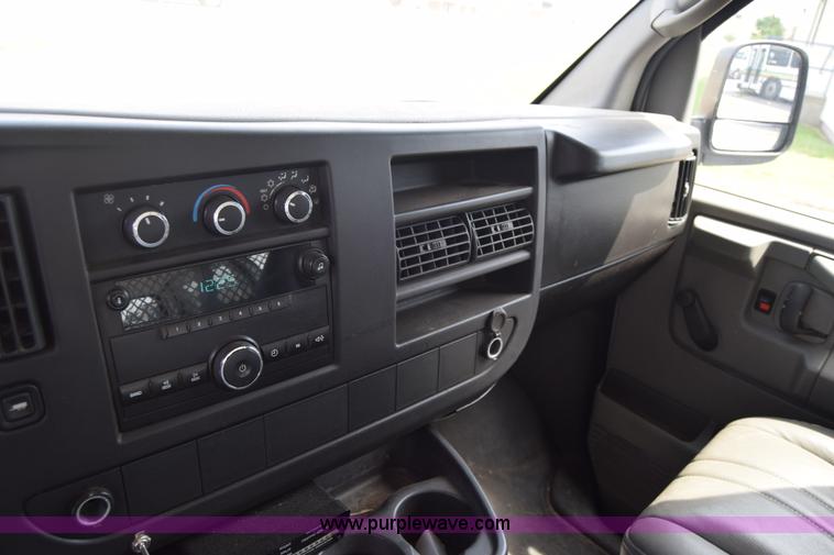 image for item K8576 2008 Chevrolet Express 2500 Cargo van