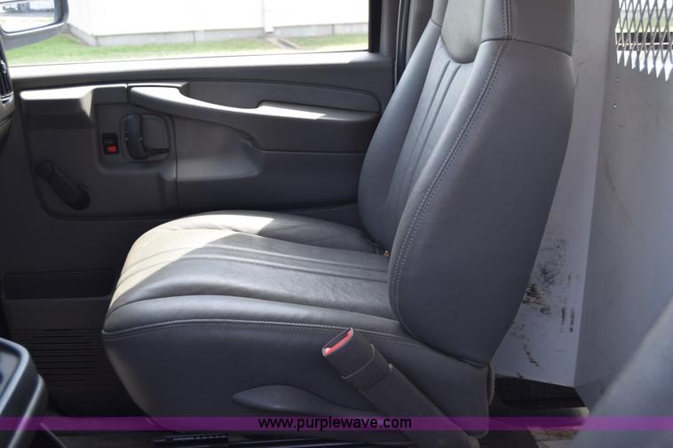 image for item K8576 2008 Chevrolet Express 2500 Cargo van