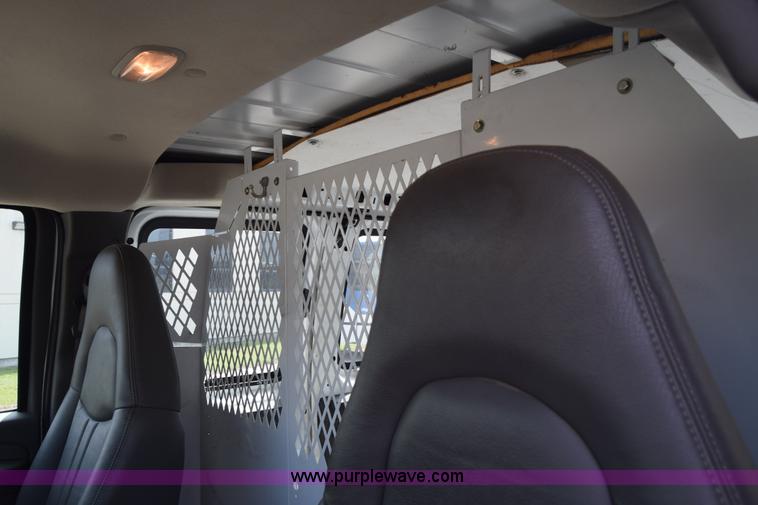 image for item K8576 2008 Chevrolet Express 2500 Cargo van