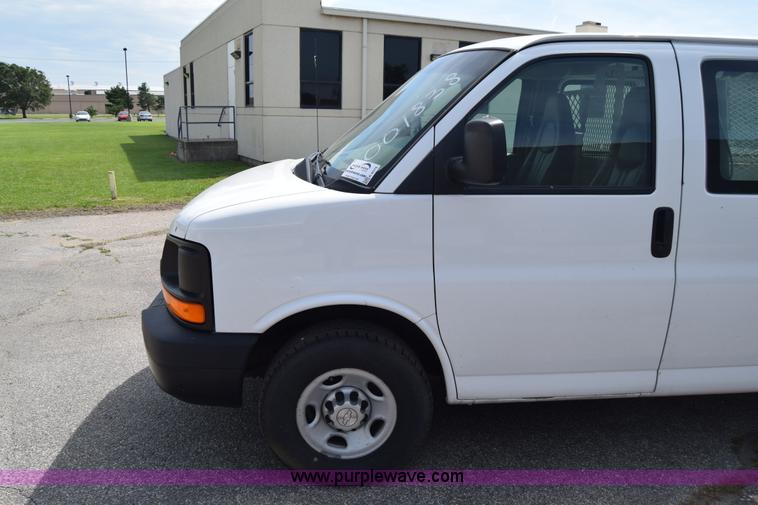 image for item K8576 2008 Chevrolet Express 2500 Cargo van