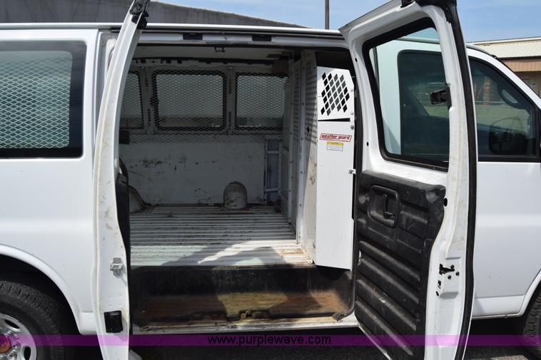 image for item K8576 2008 Chevrolet Express 2500 Cargo van