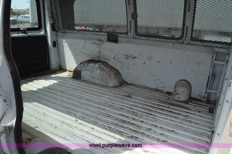 image for item K8576 2008 Chevrolet Express 2500 Cargo van