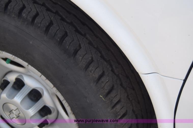 image for item K8576 2008 Chevrolet Express 2500 Cargo van