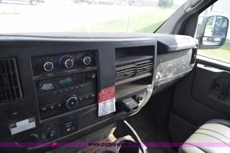 image for item K8578 2011 Chevrolet Express 2500 Cargo van