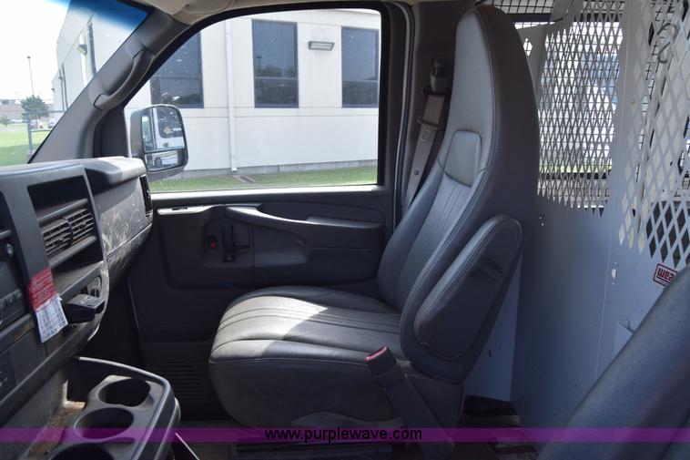 image for item K8578 2011 Chevrolet Express 2500 Cargo van