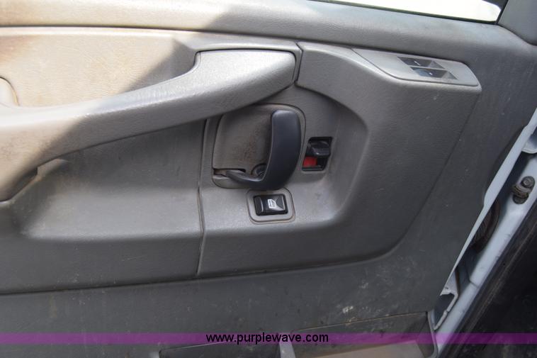 image for item K8578 2011 Chevrolet Express 2500 Cargo van