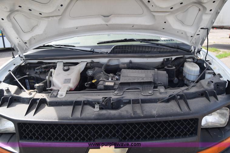 image for item K8578 2011 Chevrolet Express 2500 Cargo van