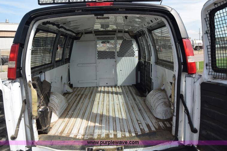 image for item K8578 2011 Chevrolet Express 2500 Cargo van