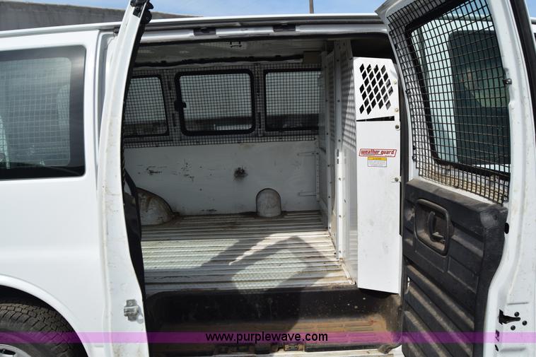 image for item K8578 2011 Chevrolet Express 2500 Cargo van