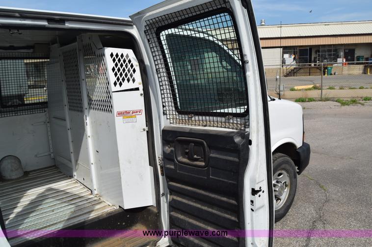 image for item K8578 2011 Chevrolet Express 2500 Cargo van