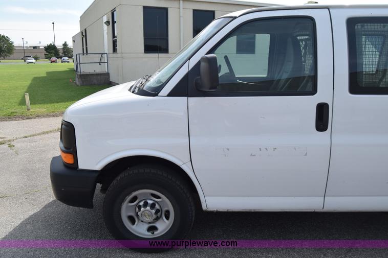 image for item K8578 2011 Chevrolet Express 2500 Cargo van
