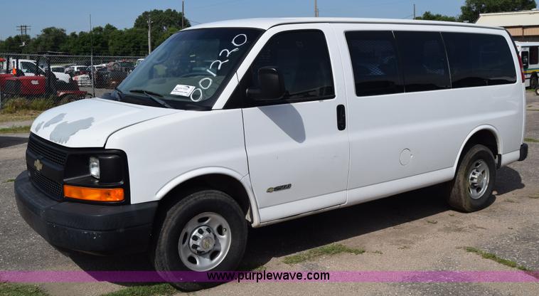 image for item K8579 2006 Chevrolet Express 2500 Cargo van