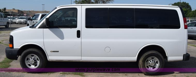image for item K8579 2006 Chevrolet Express 2500 Cargo van