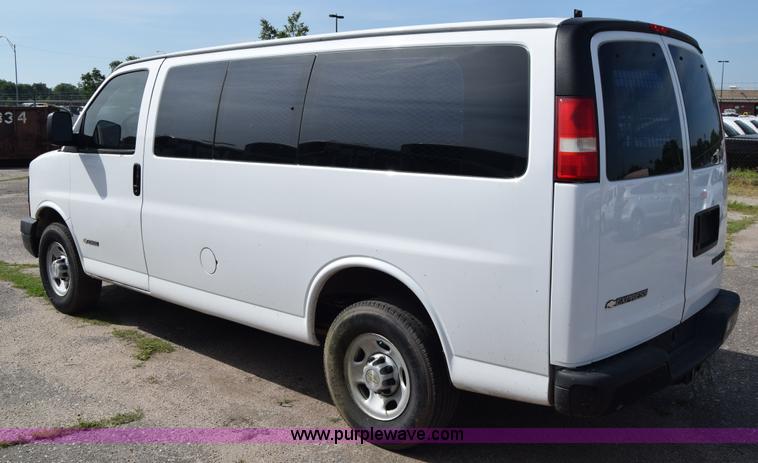 image for item K8579 2006 Chevrolet Express 2500 Cargo van
