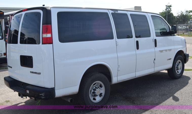 image for item K8579 2006 Chevrolet Express 2500 Cargo van