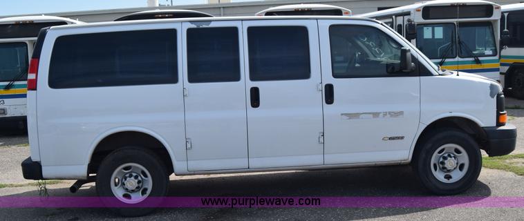 image for item K8579 2006 Chevrolet Express 2500 Cargo van