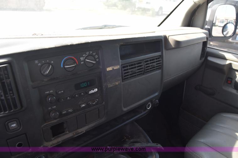 image for item K8579 2006 Chevrolet Express 2500 Cargo van