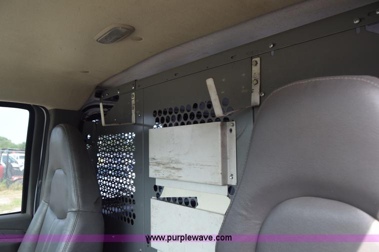 image for item K8579 2006 Chevrolet Express 2500 Cargo van