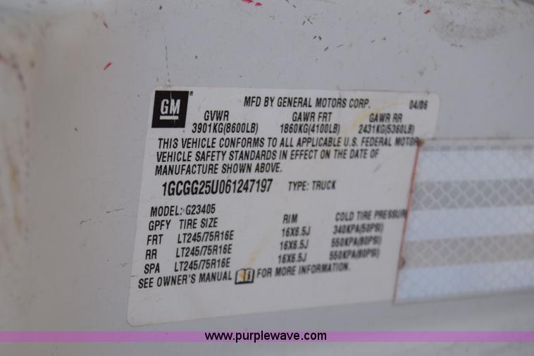 image for item K8579 2006 Chevrolet Express 2500 Cargo van