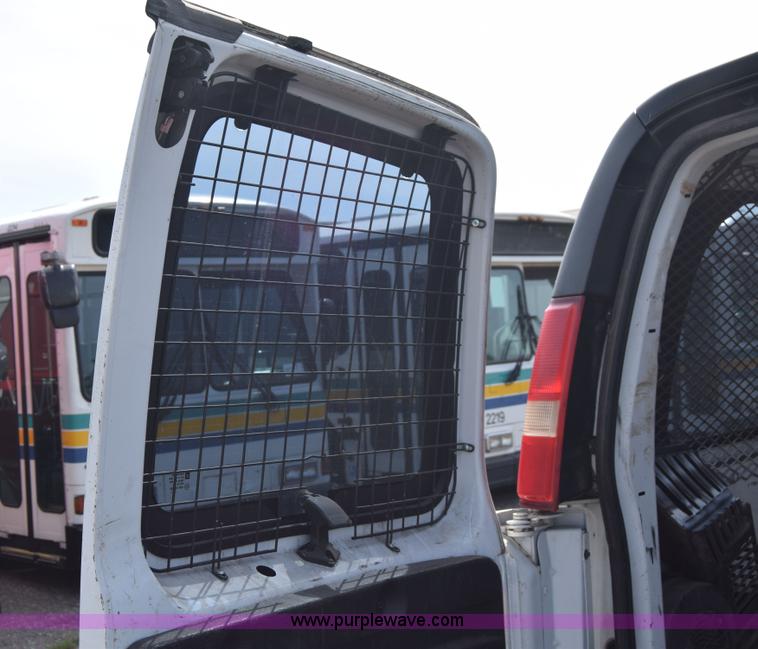 image for item K8579 2006 Chevrolet Express 2500 Cargo van