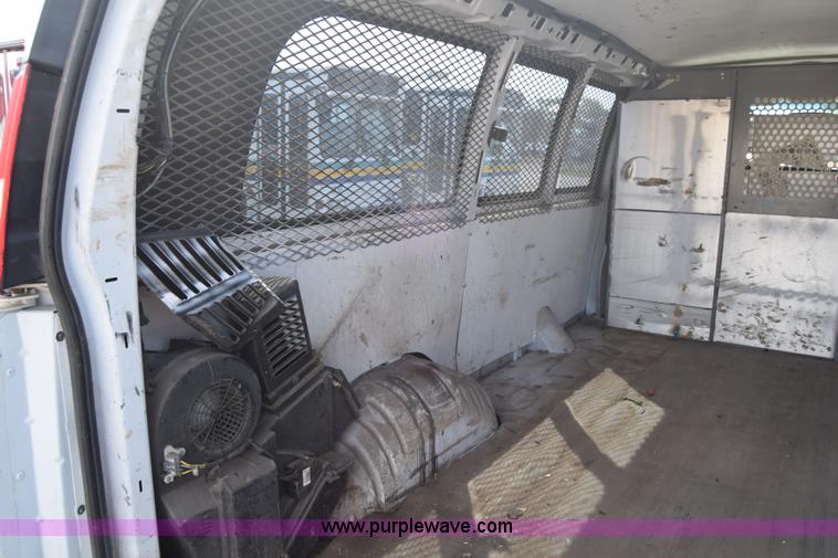 image for item K8579 2006 Chevrolet Express 2500 Cargo van