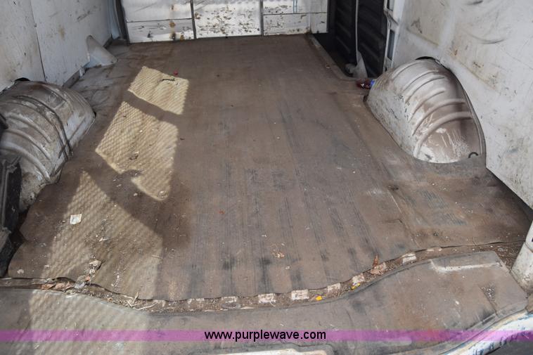 image for item K8579 2006 Chevrolet Express 2500 Cargo van