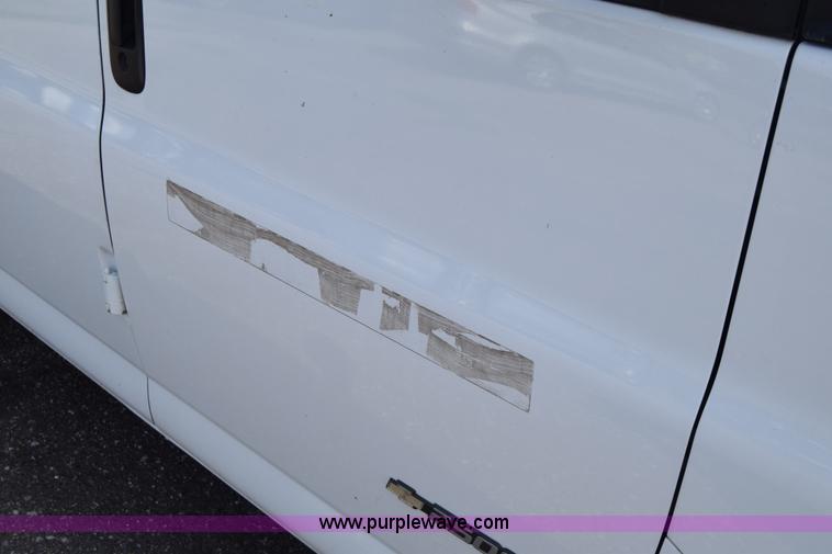 image for item K8579 2006 Chevrolet Express 2500 Cargo van