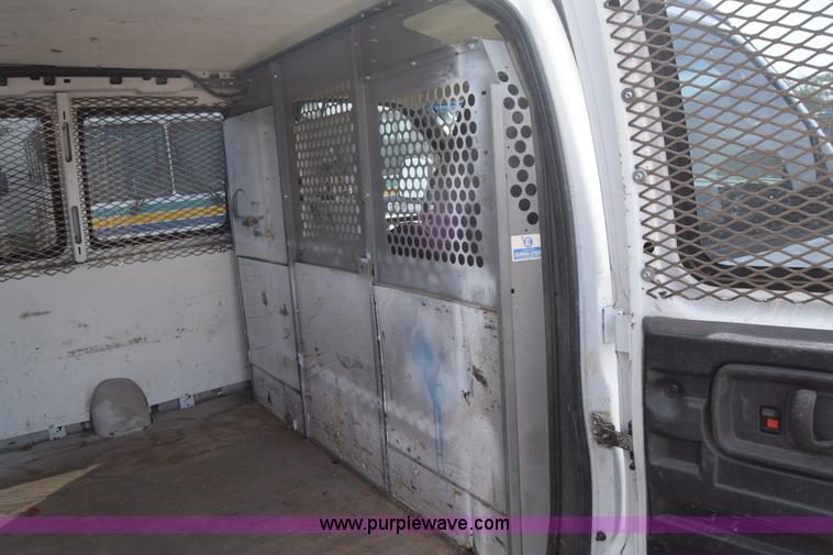 image for item K8579 2006 Chevrolet Express 2500 Cargo van