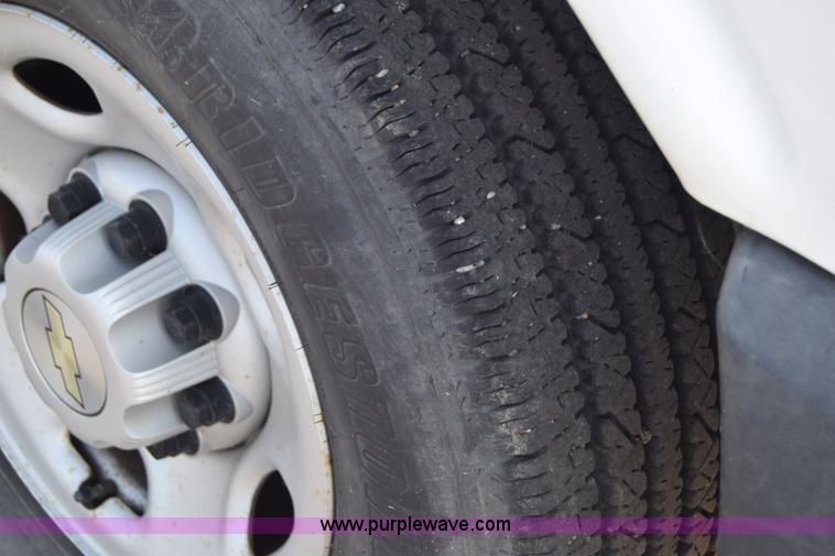 image for item K8579 2006 Chevrolet Express 2500 Cargo van