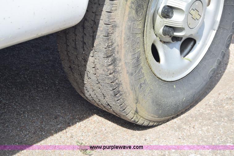 image for item K8579 2006 Chevrolet Express 2500 Cargo van